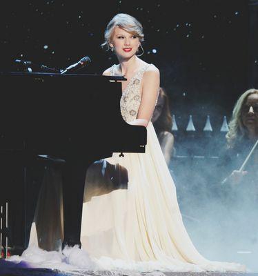 This bio is too short to describe my love for Taylor Alison Swift. It's endless. Endless like her obsession with cats, sparkles & winter. ♥