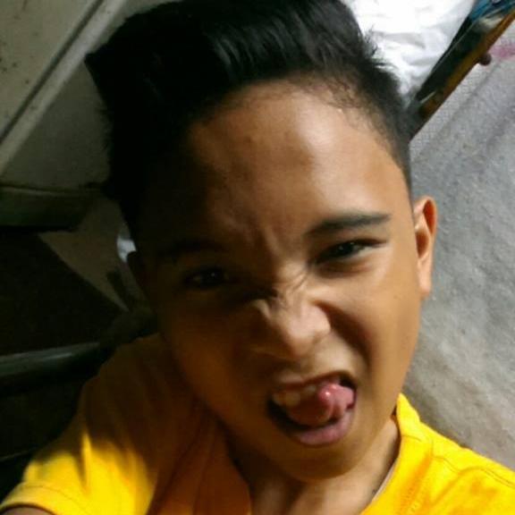 czarate17's profile picture. 