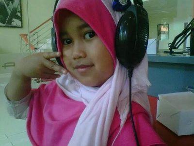 mak_rinda's profile picture. Tukang Siomay di Siomay Aisha,Book Lover,Food Lover dan Ibu Rumah Tangga # hp : 085216144413