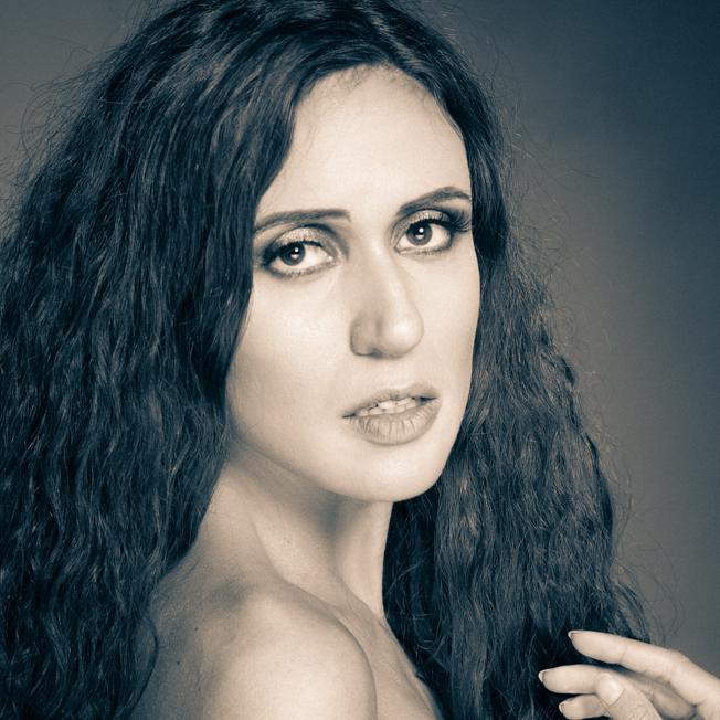 I'm Annette Noir, italian photo model based Forli and Bologne, but available all around the word.