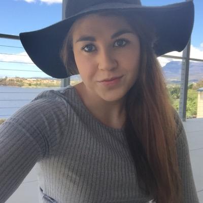 Australian vlogger - hauls, vlogs, tutorials. Check out my youtube page xo