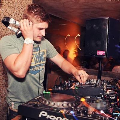 DJ/Producer - South Coast England - mixcloud/soundcloud DJ Liam Searle - 
http://t.co/WP889WlpB8
