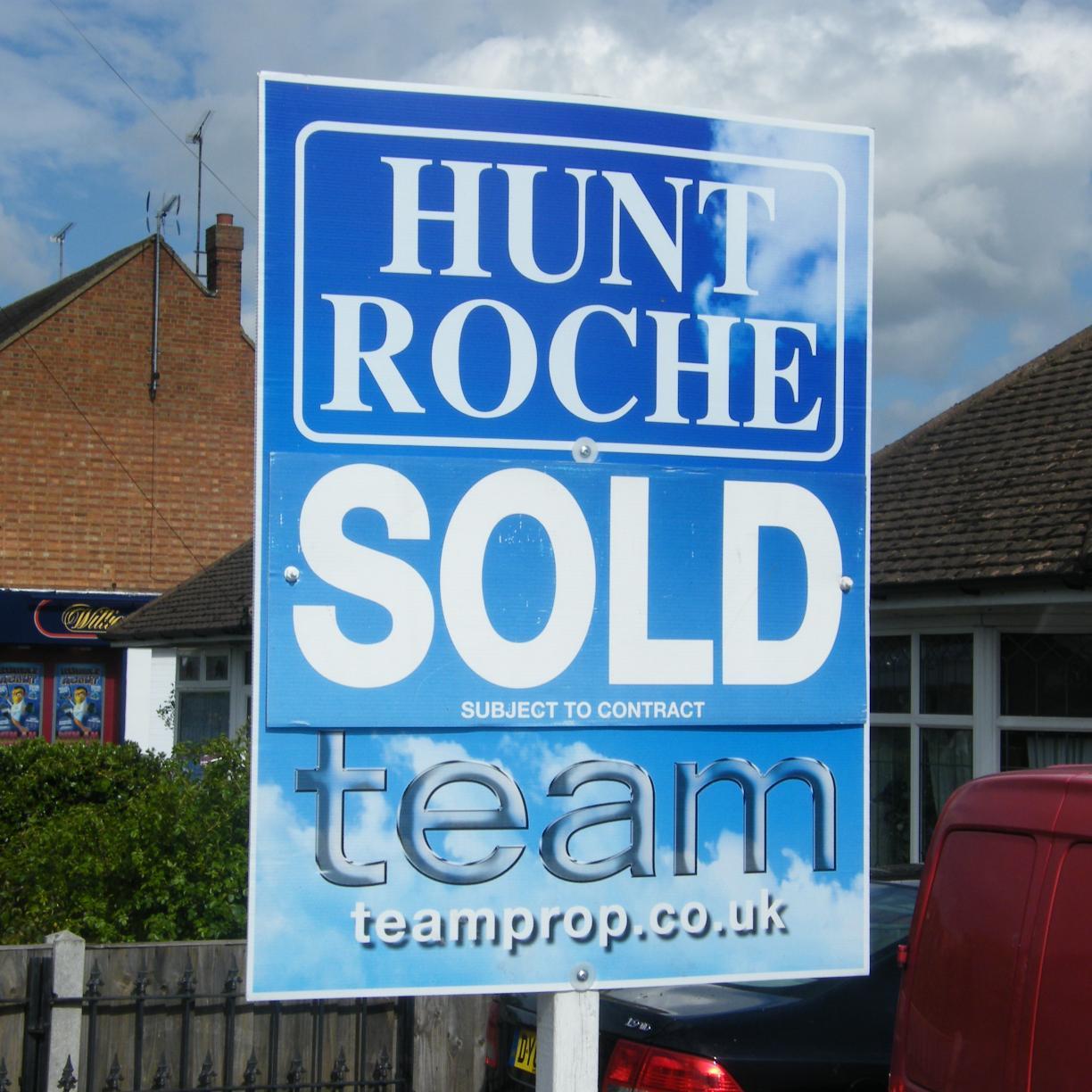 Established in 1995; now with six local branches, Hunt Roche take great pride in offering the most courteous, efficient and professional service available.