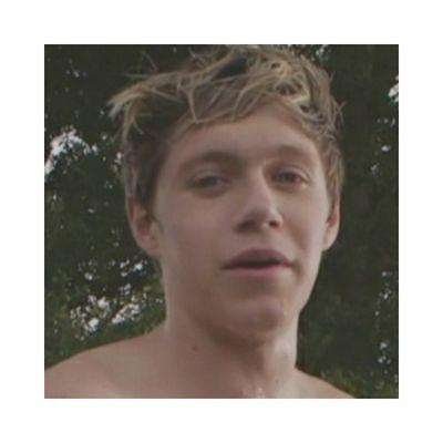 Hiiii pls follow @_rainbow_1D bc goals *•♡•*