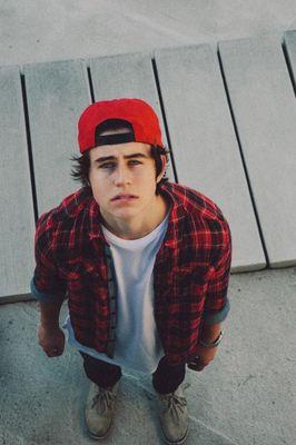 BookdeRyanW's profile picture. 21.Hermano de Abby.Sobre protector.no soy un ángel y eso que?.tengo una banda con mis hermanos y hermana #TheOnly #TheAngel