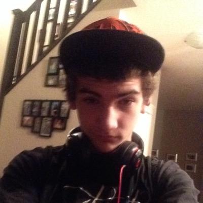 message me on kik (girls only) kik:EffeX_iStock