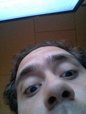 Nací, crecí, leí, escribí, crítique, sigo leyendo y sigo escribiendo...