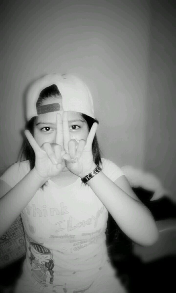 DW;*{}