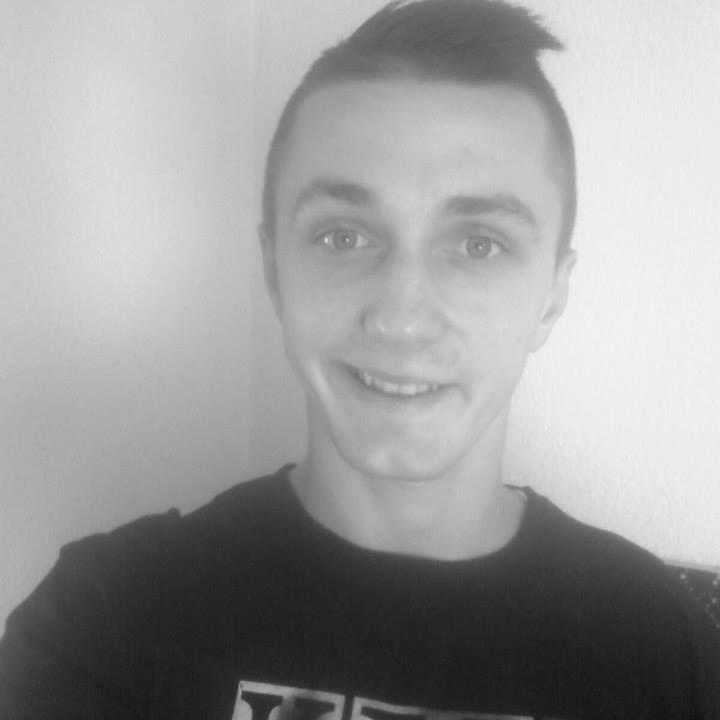 Follow me :D Ponosni fudbaler :D *_____*    AC MILAN 3