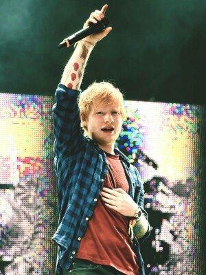 Welcome Edward Christopher Sheeran From Brasil 
#BumbumDaTaylor