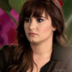demi lovato eu to puta da vida com vc e com sua cara nao aguento mais essa vida de lov AH PARA DE SORRIR PUTA MERDA MEUS FEELS SUA VADIA VC N TEM ESSE DIREITO