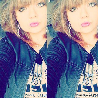 - Je m'appelle Adeline
-En couple : Oui♥
- Meilleur ami: Non♥
My Facebook : Adeline Monnier♥