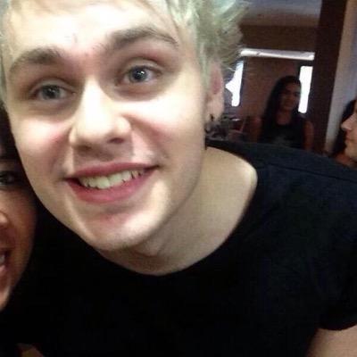 I made this account bc I have to delete all the pictures on my camera roll :( enjoy