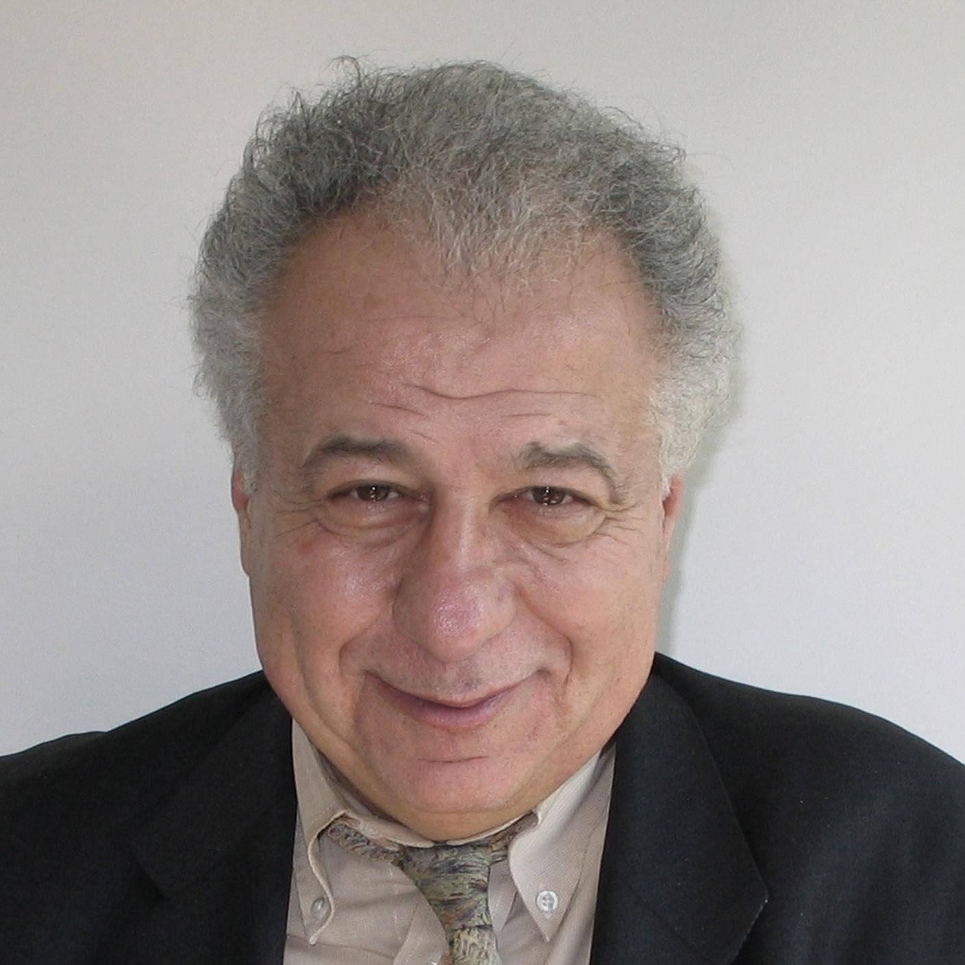 Universitaire, journaliste , éditeur ,ancien responsable d'émissions à France Culture, Responsable de Tambour Battant , émission chaque vendredi sur Demain TV