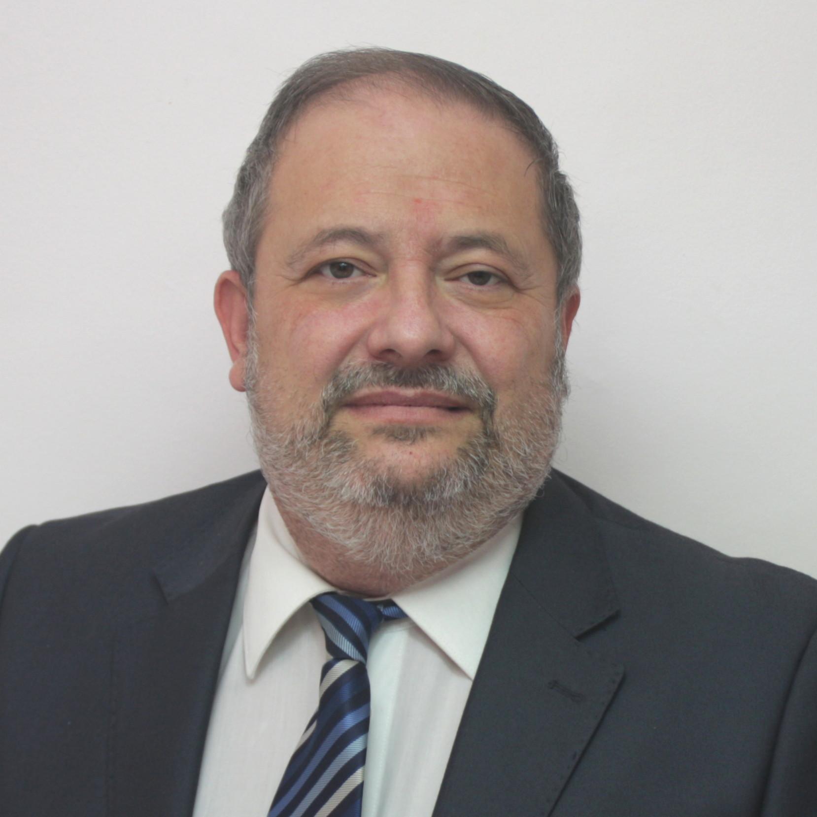 Soy licenciado en Biología Especialidad Bioquímica en la UAB. Con una elevada experiencia como visitador médico, vendedor a farmacias y visitador especialista