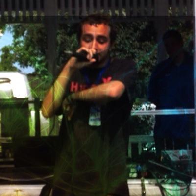 The official Dj Mintz self employed Certified BeatBoxer/Rapper. Im 18 and lived a crazy life and I like to have fun and party a lot.