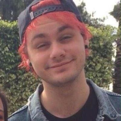 hi ily follow @clifffuckonda because she just gave you a free follow (: