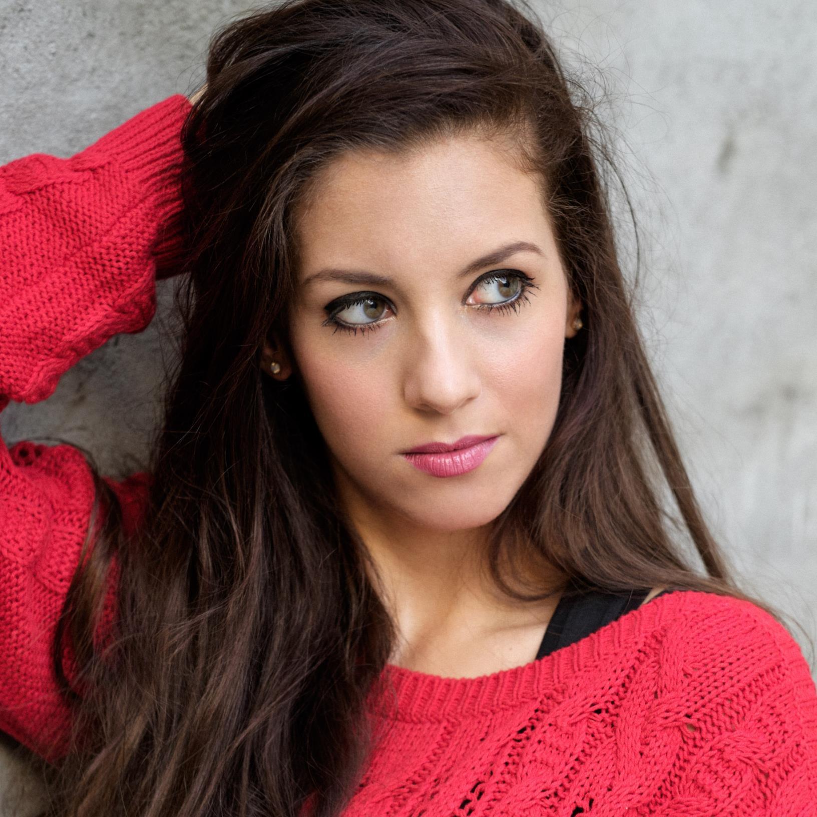Actress, drama/dance teacher-
Ilse in Spring Awakening NL 2016 -
Sassa in Het Zandkasteel (The Sandcastle)
