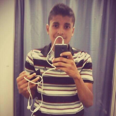 ElOscarVilla's profile picture. Levanta la mano y alza tu voz.