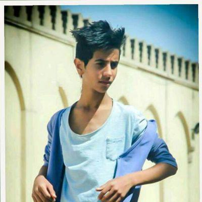 أملي في الحياة ان اجعل امي تبتسم وأبي سعيد