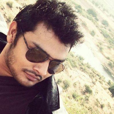 I'm vivek. Music is my first love and guitar  is my soul. Like social networks.