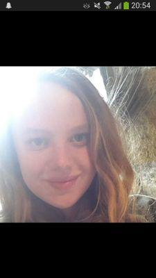 im 15, funny and kind I love music and going to festivals!!