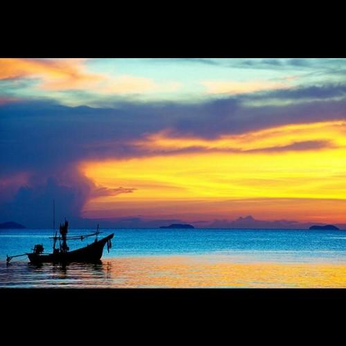 Trav0luti0n's profile picture. We love to share travel experiences. Yours too. Connect with us on our FB page. The World awaits you :D Happy Travels