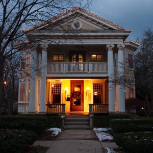 Showers Inn combines the charm of a historic bed and breakfast with the privacy and conveniences of a world-class hotel.   |   +1.855.901.9900