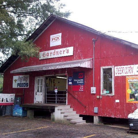 One-stop shop for your pet, livestock, garden, and healthy eating needs. We source local, natural and environmentally safe products.