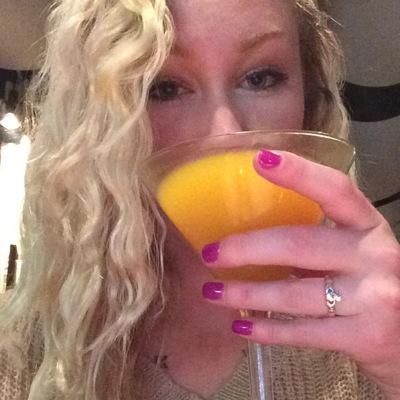 cassandramofo's profile picture. I just tweet random shiit when I'm drunk and here it is like !!!! Never saw it coming