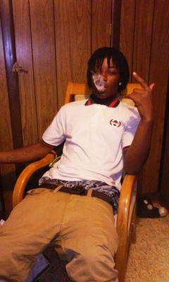 #00 roadrunner
we MAJORLEAGUE 
scams&grams mixtape coming soon  follow me i follow back