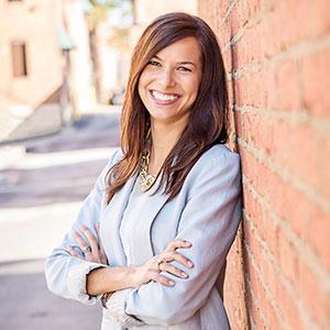 a designer, marketer and co-owner of @GreenMellen who has a soft spot for dogs, wine, boating and hiking