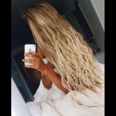 proud_blondee's profile picture. 