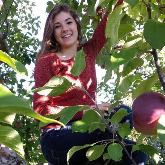 zoe_honigberg's profile picture. 