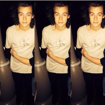 Follow @harrysrainbxw and please rt the link in her bio!!! would mean the world! thanks