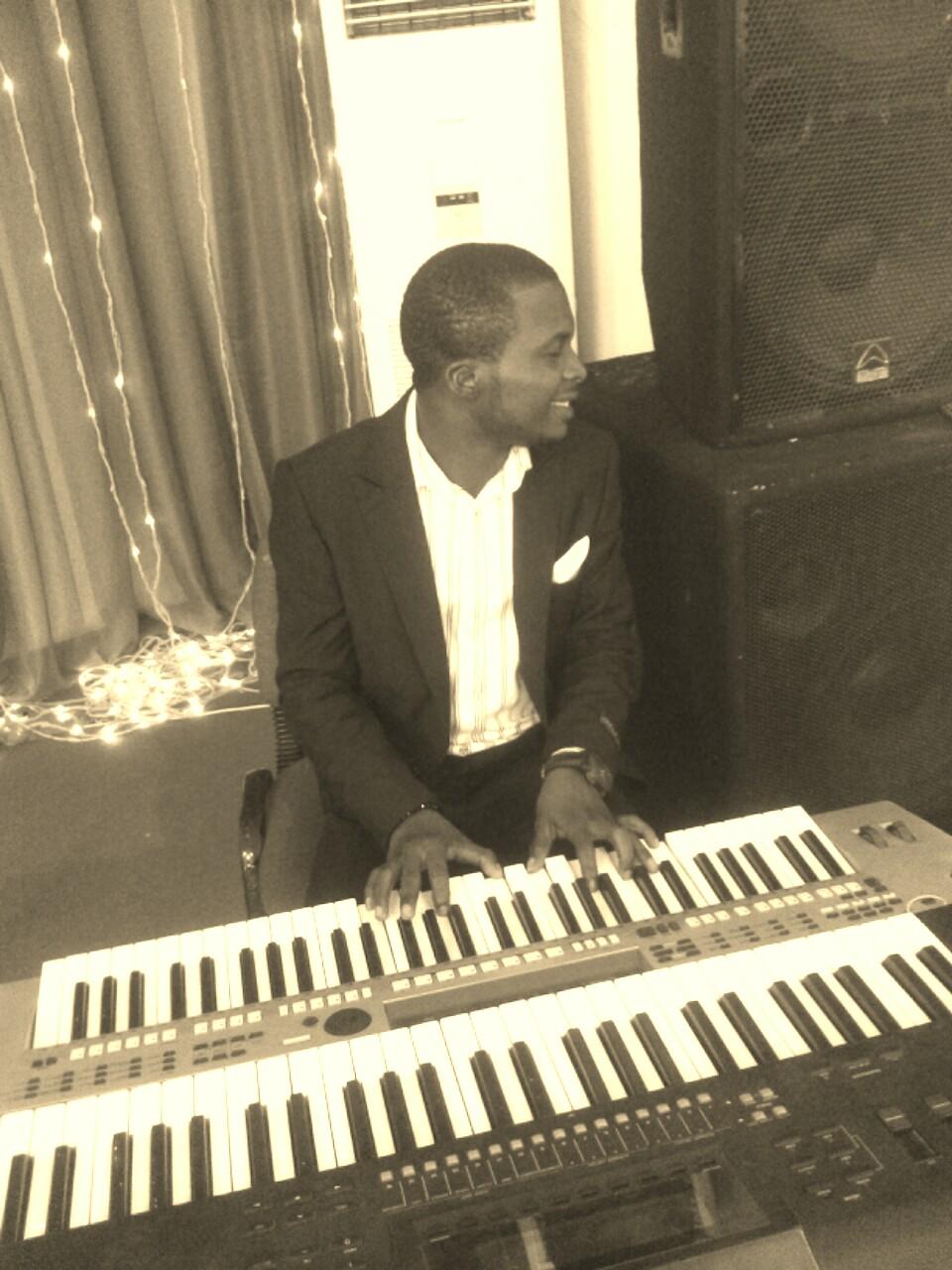 I'm a cool,sincere,patient dude with a mad luv 4 music,song writer, an artiste with a bachelor degree in Electrical engineering...dats wats up...