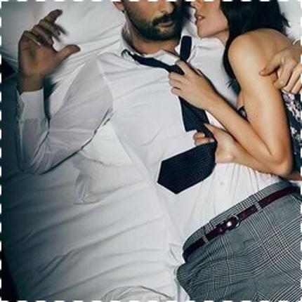 حفرَتْ لِيّ قبَراً بيّنْ نهَداَهاْ السمَيّنِيَّنْ وقَالِتْ ليّ / مُتْ يَ سيَدِيّ هُناْ مسَقِطُ رأسَكْ . . |