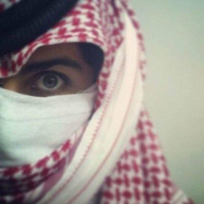 ‏‏‏‏اخسر ما تشاء ، لكن احذر أن تخسر قلباً يحاول أن يفعل الكثير من اجلك فهُناك قلوب لا تتعوض ..