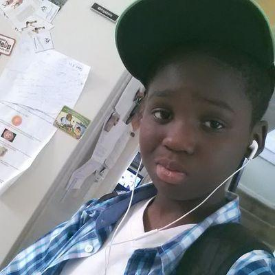 I'm a awesome cool gamer 12 years old got gta 5,COD ghost, and battlefield 4 so if you want to play my name is HardGamer70