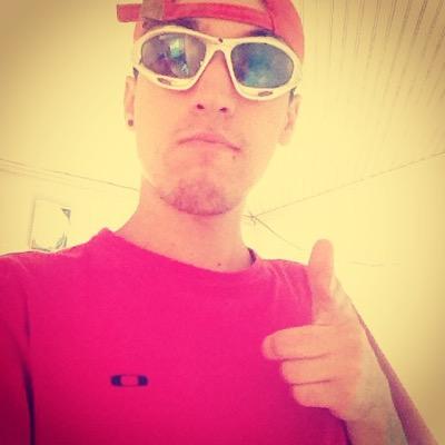 É tanta hipocrisia, é tanta gente vazia, tanto assunto inútil, que ando com preguiça de conhecer pessoas…