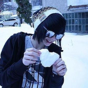 I'm Austin Kyle Light I like winter, food, sweets, and kittens. #Dating @ThatWitchAmanda #Male #RP
