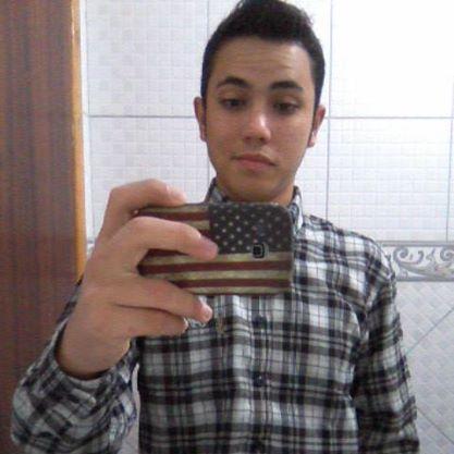 '' A alegria adquire-se. É uma atitude de coragem. Ser alegre não é fácil, é um ato de vontade. ''
