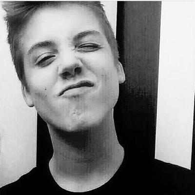 DangEspinosar's profile picture. i do bios the way boys fall in live with me, slowly and then not at all/// i (un)follow back