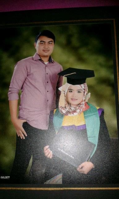 Ini lah aku gadis 23 tahun yg tak menuntut apa2... Hanya sygi aku,cintai aku,hargai aku...untuk kekasih ku Hs:*