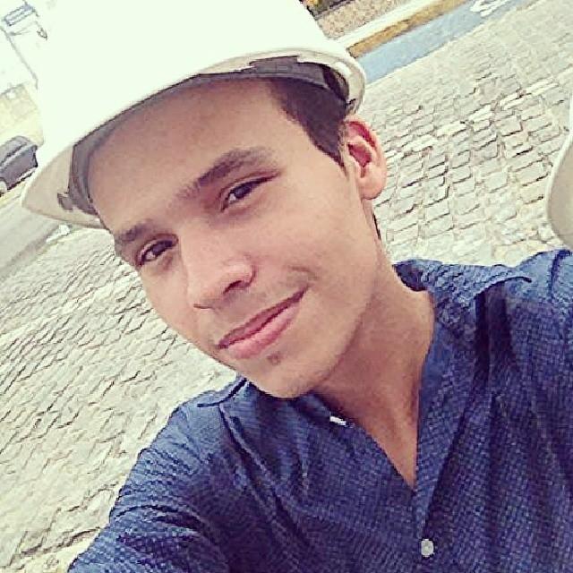 17 anos | Técnico em Edificações | Instagram @allisonribeiro17 .