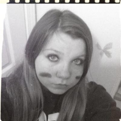 Hey  im destiny and i just want to tell yew that if u follow meh i will follow yew bck! i wove yew stalkers byee!!