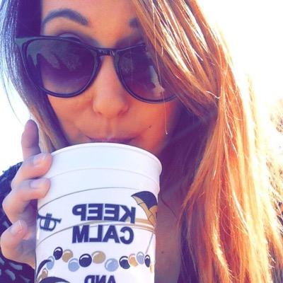 b_niicole1026's profile picture. 30 ish 🦋