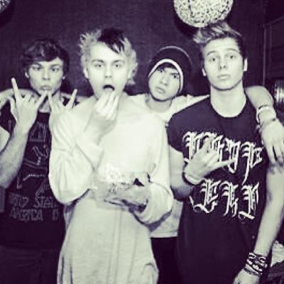 ThanksFor400X | 5SOS | Youtube | CanIHas500Pweez? | Vines | Instagram | NormalTeenageLife | Bands | FanFiction | Emojis |
