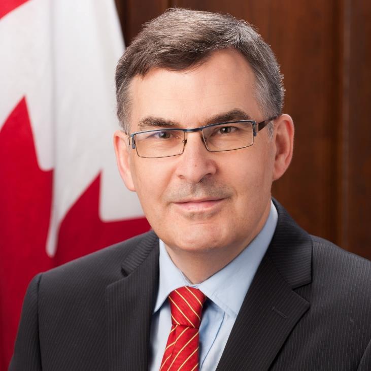 Senior Canadian diplomat - Diplomate canadien expérimenté; Served in - J'ai servi au Ghana, Indonesia, Japan, Pakistan; From - de la Saskatchewan