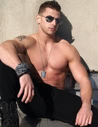 ¡Hola soy Matthew! Soy un simple humano, pero soy Sexy #Freerol Tetas y Vagina!